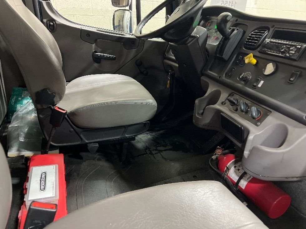 Medium Duty Box Truck-Light and Medium Duty Trucks-Freightliner-2019-M2-Bensalem-PA-290,619\n\t\tmiles-$ 29,000 - Image 22