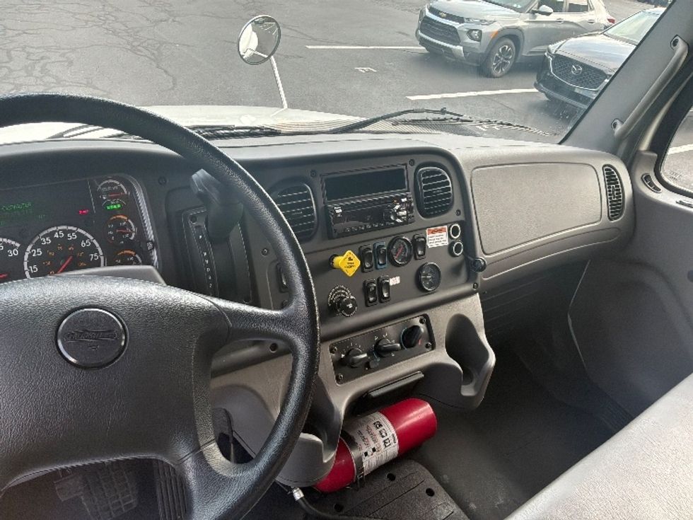Medium Duty Box Truck-Light and Medium Duty Trucks-Freightliner-2019-M2-Bensalem-PA-57,677\n\t\tmiles-$ 61,250 - Image 18