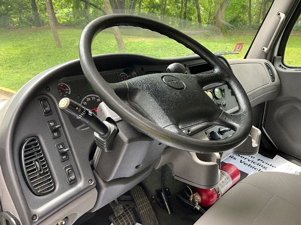 Medium Duty Box Truck-Light and Medium Duty Trucks-Freightliner-2019-M2-Bethlehem-PA-181,904\n\t\tmiles-$ 51,250 - Image 17