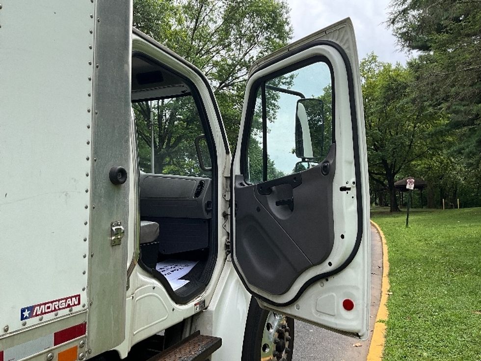 Medium Duty Box Truck-Light and Medium Duty Trucks-Freightliner-2019-M2-Bethlehem-PA-181,904\n\t\tmiles-$ 51,250 - Image 20
