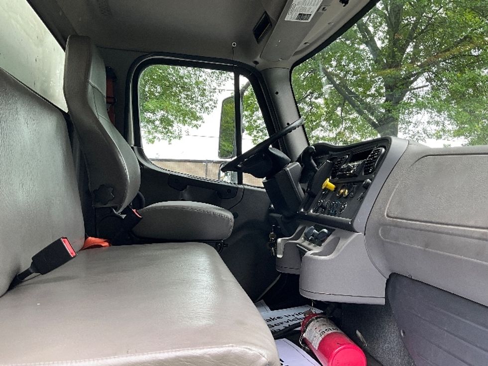 Medium Duty Box Truck-Light and Medium Duty Trucks-Freightliner-2019-M2-Bethlehem-PA-181,904\n\t\tmiles-$ 51,250 - Image 22