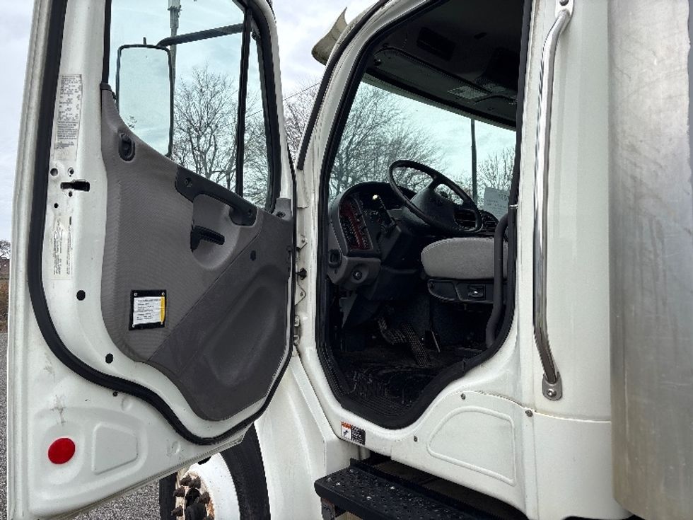 Medium Duty Box Truck-Light and Medium Duty Trucks-Freightliner-2019-M2-Birmingham-AL-127,867\n\t\tmiles-$ 63,250 - Image 16
