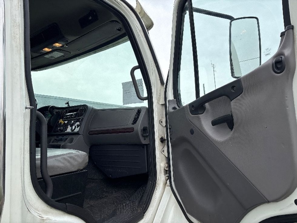 Medium Duty Box Truck-Light and Medium Duty Trucks-Freightliner-2019-M2-Birmingham-AL-127,867\n\t\tmiles-$ 63,250 - Image 20