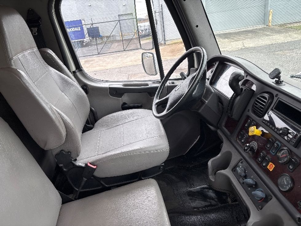 Medium Duty Box Truck-Light and Medium Duty Trucks-Freightliner-2019-M2-Birmingham-AL-127,867\n\t\tmiles-$ 63,250 - Image 22