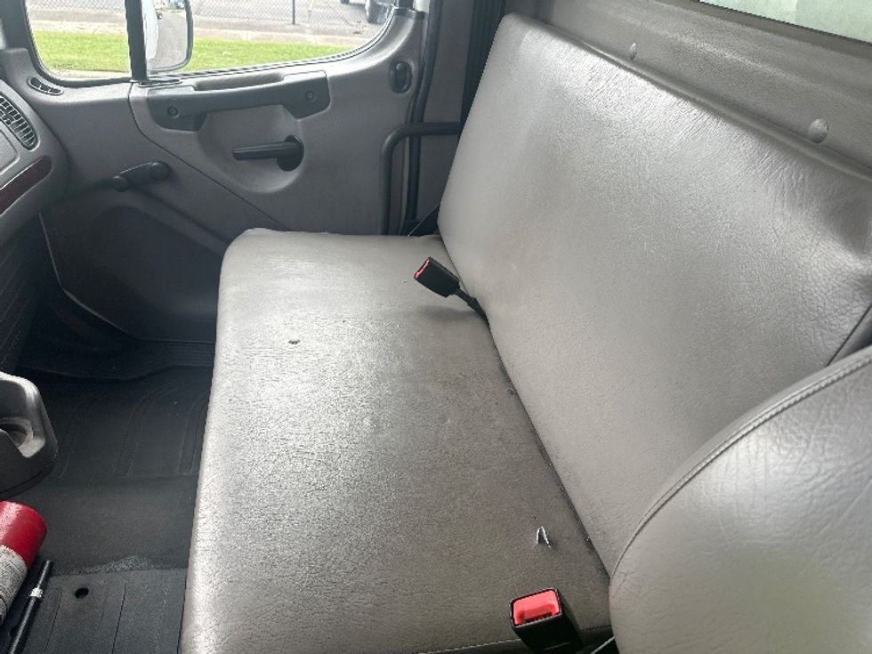 Medium Duty Box Truck-Light and Medium Duty Trucks-Freightliner-2019-M2-Birmingham-AL-173,900\n\t\tmiles-$ 50,750 - Image 18