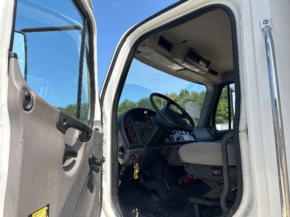 Medium Duty Box Truck-Light and Medium Duty Trucks-Freightliner-2019-M2-Birmingham-AL-177,209\n\t\tmiles-$ 55,750 - Image 16