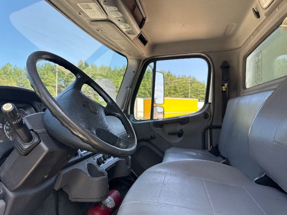 Medium Duty Box Truck-Light and Medium Duty Trucks-Freightliner-2019-M2-Birmingham-AL-177,209\n\t\tmiles-$ 55,750 - Image 17