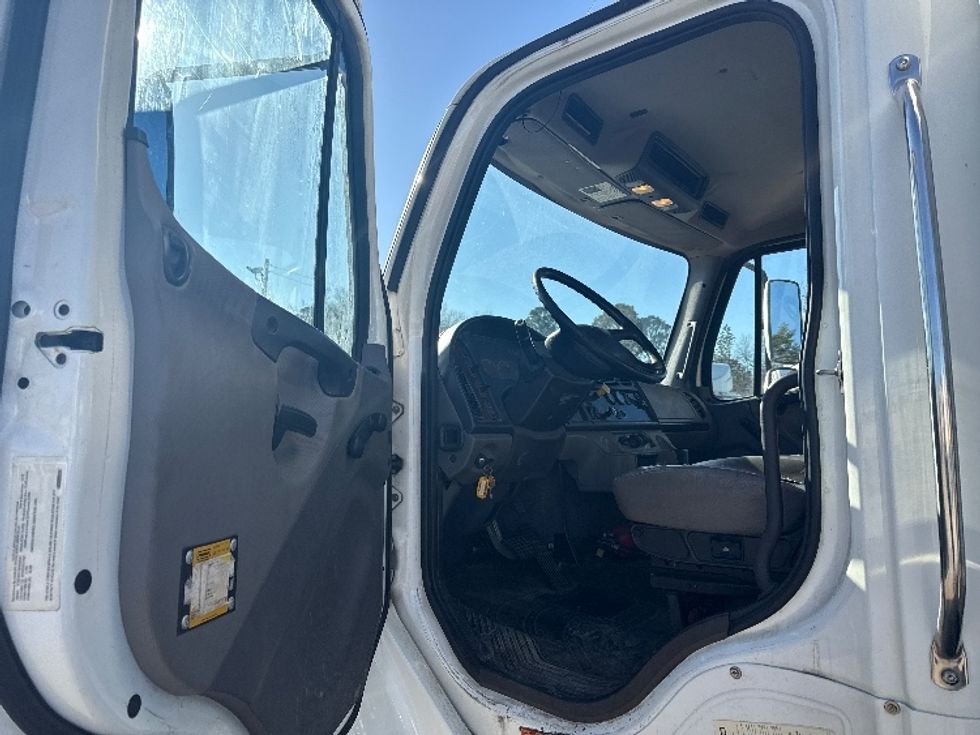 Medium Duty Box Truck-Light and Medium Duty Trucks-Freightliner-2019-M2-Birmingham-AL-265,980\n\t\tmiles-$ 40,750 - Image 16