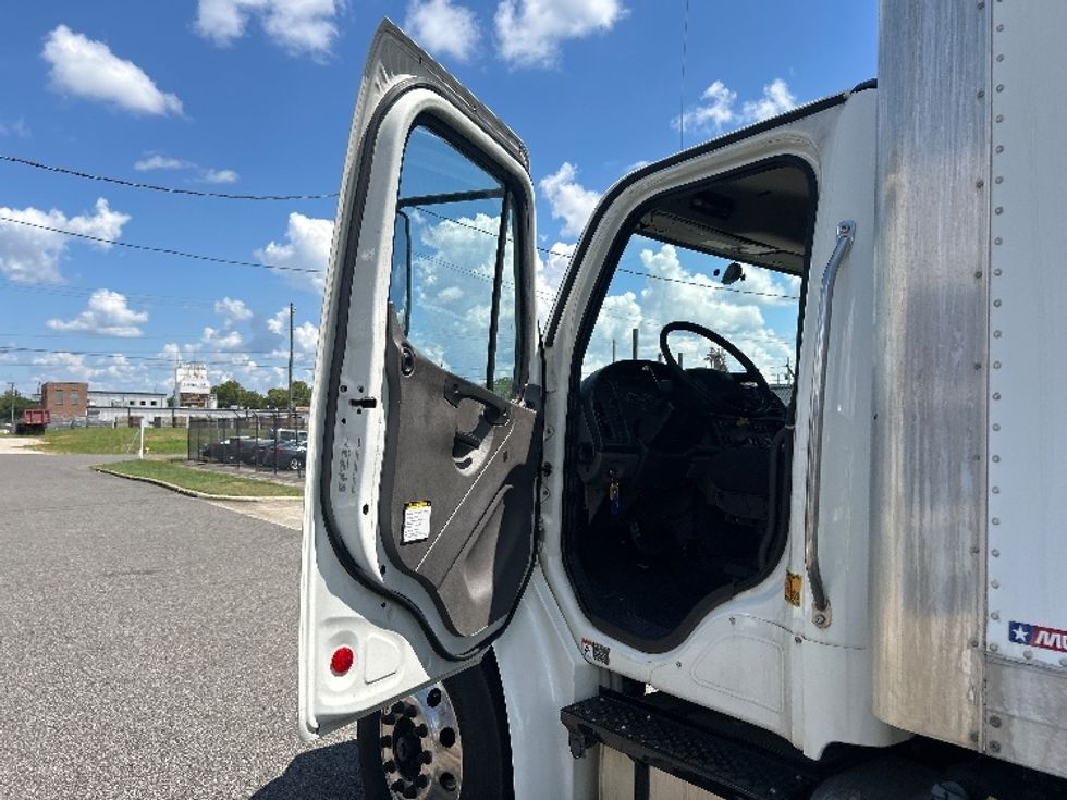 Medium Duty Box Truck-Light and Medium Duty Trucks-Freightliner-2019-M2-Birmingham-AL-309,340\n\t\tmiles-$ 31,000 - Image 16