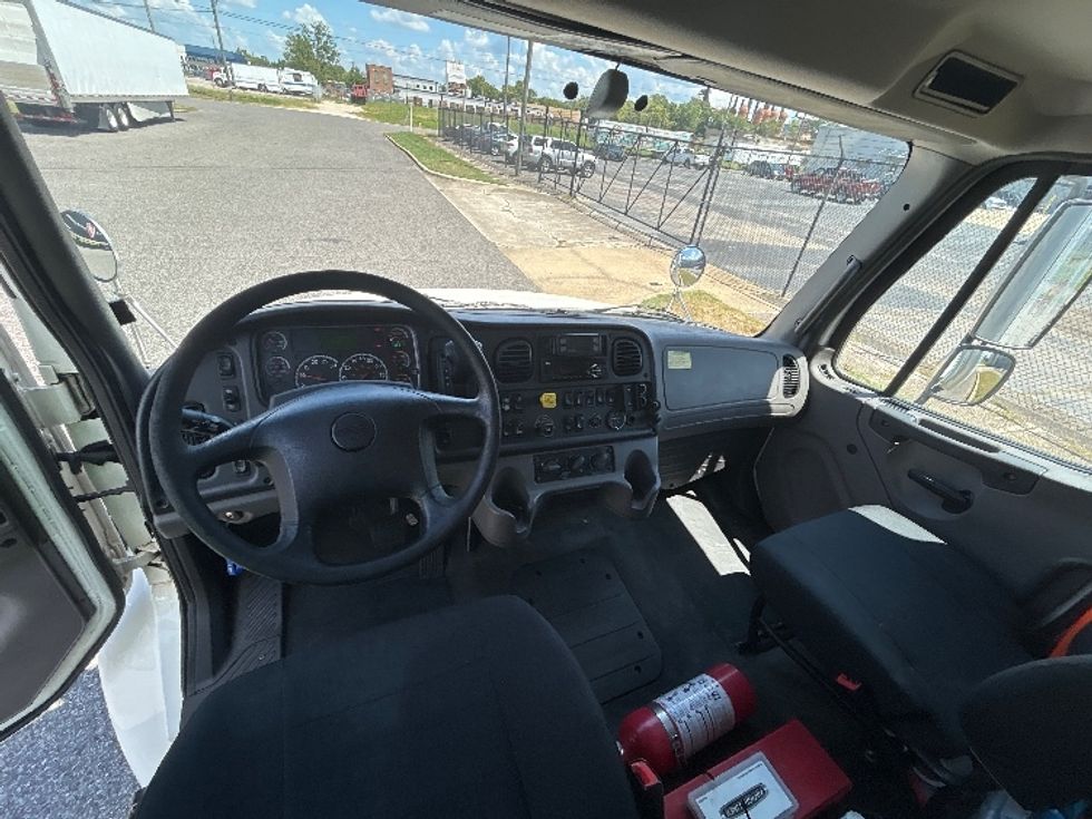 Medium Duty Box Truck-Light and Medium Duty Trucks-Freightliner-2019-M2-Birmingham-AL-309,340\n\t\tmiles-$ 31,000 - Image 18