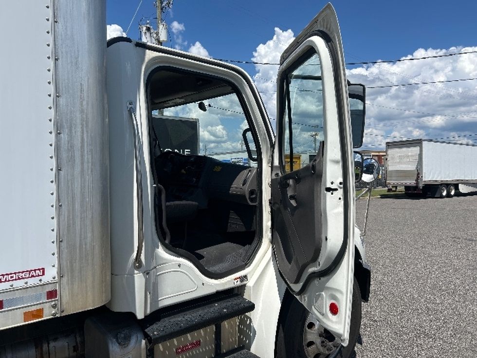 Medium Duty Box Truck-Light and Medium Duty Trucks-Freightliner-2019-M2-Birmingham-AL-309,340\n\t\tmiles-$ 31,000 - Image 20