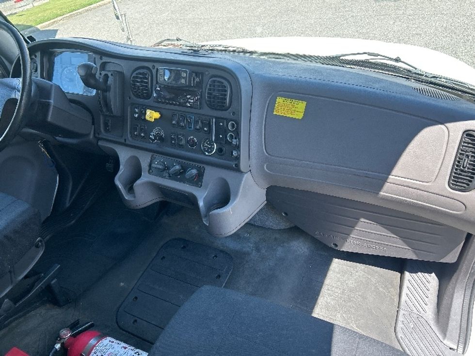 Medium Duty Box Truck-Light and Medium Duty Trucks-Freightliner-2019-M2-Birmingham-AL-309,340\n\t\tmiles-$ 31,000 - Image 21