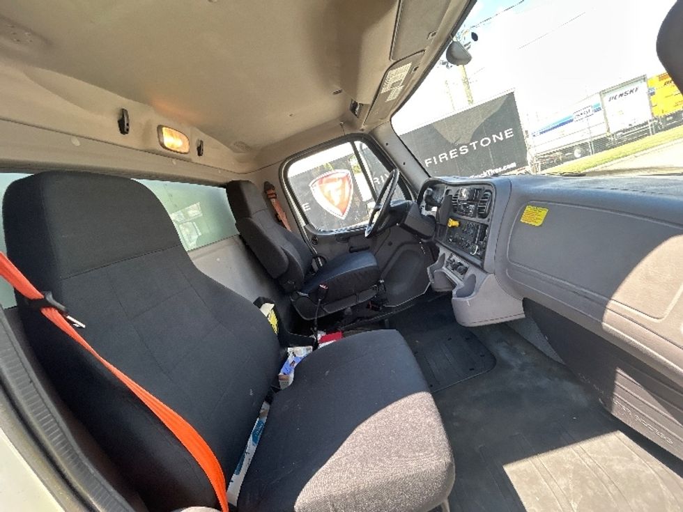 Medium Duty Box Truck-Light and Medium Duty Trucks-Freightliner-2019-M2-Birmingham-AL-309,340\n\t\tmiles-$ 31,000 - Image 22