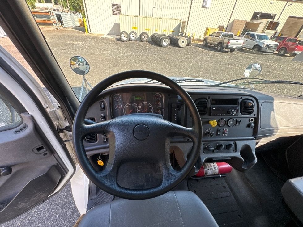 Medium Duty Box Truck-Light and Medium Duty Trucks-Freightliner-2019-M2-Blountville-TN-197,560\n\t\tmiles-$ 47,750 - Image 18