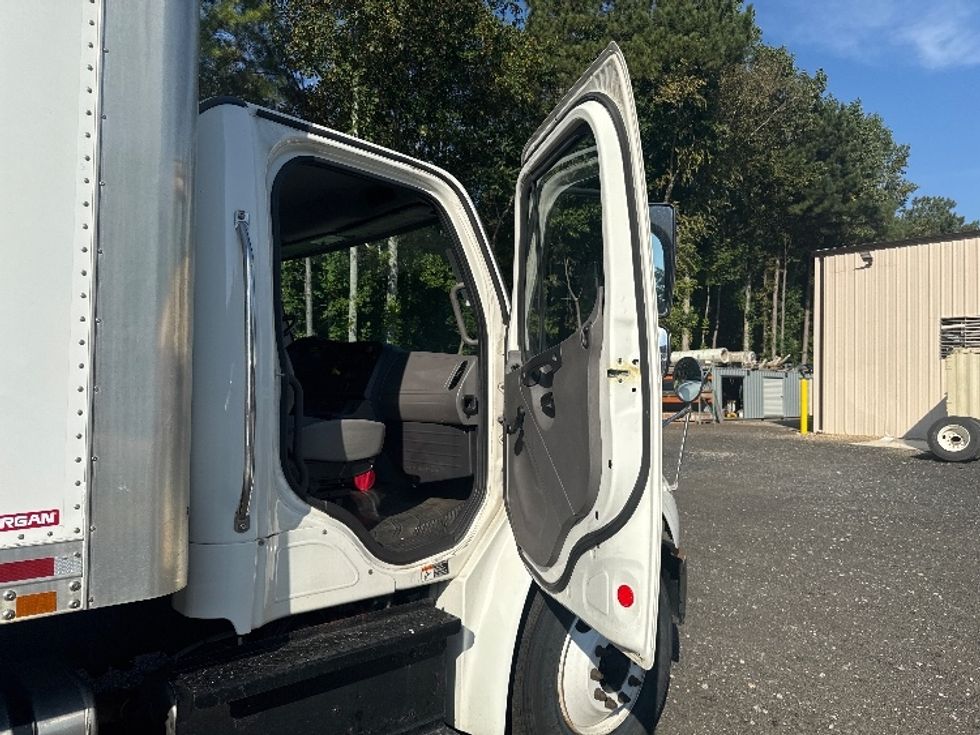 Medium Duty Box Truck-Light and Medium Duty Trucks-Freightliner-2019-M2-Blountville-TN-197,560\n\t\tmiles-$ 47,750 - Image 20