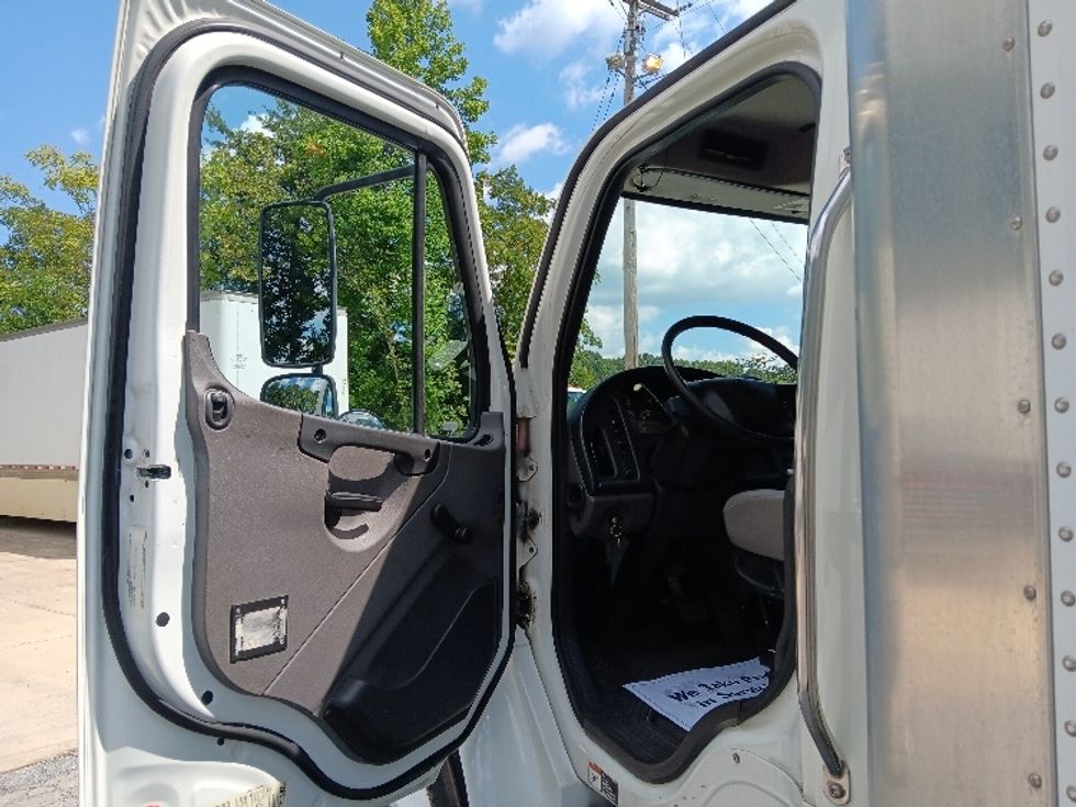 Medium Duty Box Truck-Light and Medium Duty Trucks-Freightliner-2019-M2-Blountville-TN-201,453\n\t\tmiles-$ 51,500 - Image 16