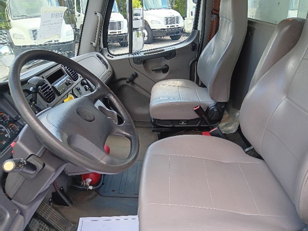 Medium Duty Box Truck-Light and Medium Duty Trucks-Freightliner-2019-M2-Blountville-TN-201,453\n\t\tmiles-$ 51,500 - Image 17