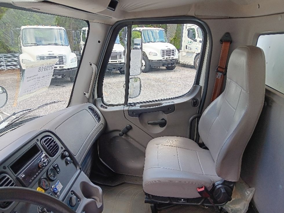 Medium Duty Box Truck-Light and Medium Duty Trucks-Freightliner-2019-M2-Blountville-TN-201,453\n\t\tmiles-$ 51,500 - Image 19