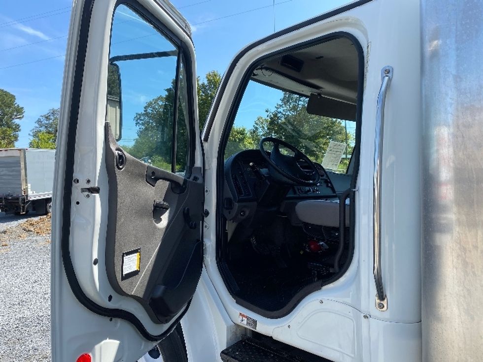 Medium Duty Box Truck-Light and Medium Duty Trucks-Freightliner-2019-M2-Blountville-TN-217,714\n\t\tmiles-$ 48,750 - Image 16