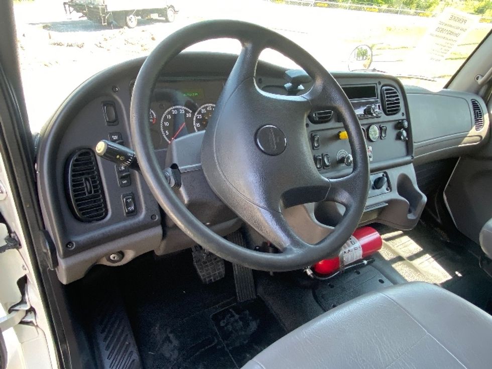 Medium Duty Box Truck-Light and Medium Duty Trucks-Freightliner-2019-M2-Blountville-TN-217,714\n\t\tmiles-$ 48,750 - Image 17