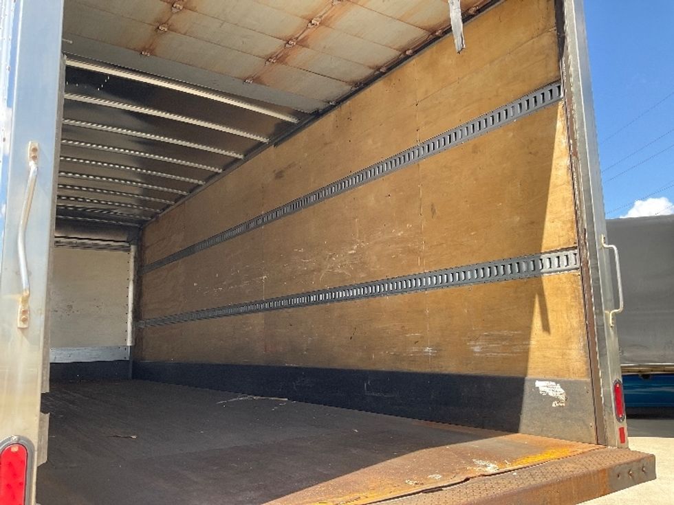 Medium Duty Box Truck-Light and Medium Duty Trucks-Freightliner-2019-M2-Bowling Green-KY-256,532\n\t\tmiles-$ 35,000 - Image 12