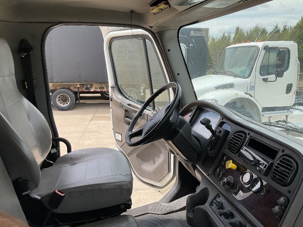 Medium Duty Box Truck-Light and Medium Duty Trucks-Freightliner-2019-M2-Bowling Green-KY-256,532\n\t\tmiles-$ 35,000 - Image 22