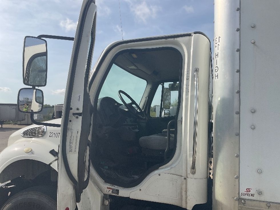 Medium Duty Box Truck-Light and Medium Duty Trucks-Freightliner-2019-M2-Bowling Green-KY-356,228\n\t\tmiles-$ 24,500 - Image 16