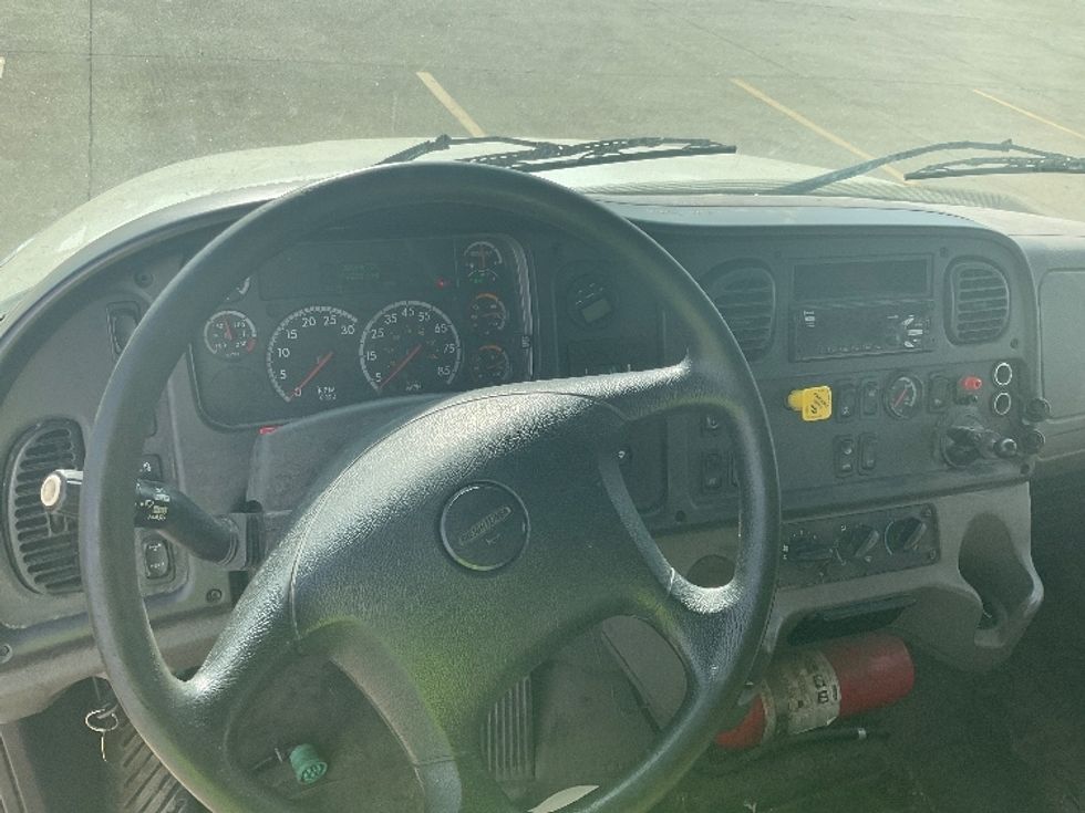 Medium Duty Box Truck-Light and Medium Duty Trucks-Freightliner-2019-M2-Bowling Green-KY-356,228\n\t\tmiles-$ 24,500 - Image 18