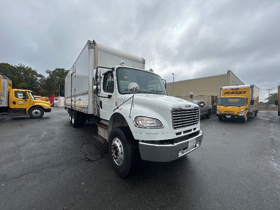 Medium Duty Box Truck-Light and Medium Duty Trucks-Freightliner-2019-M2-Braintree-MA-179,209\n\t\tmiles-$ 61,250 - Image 1