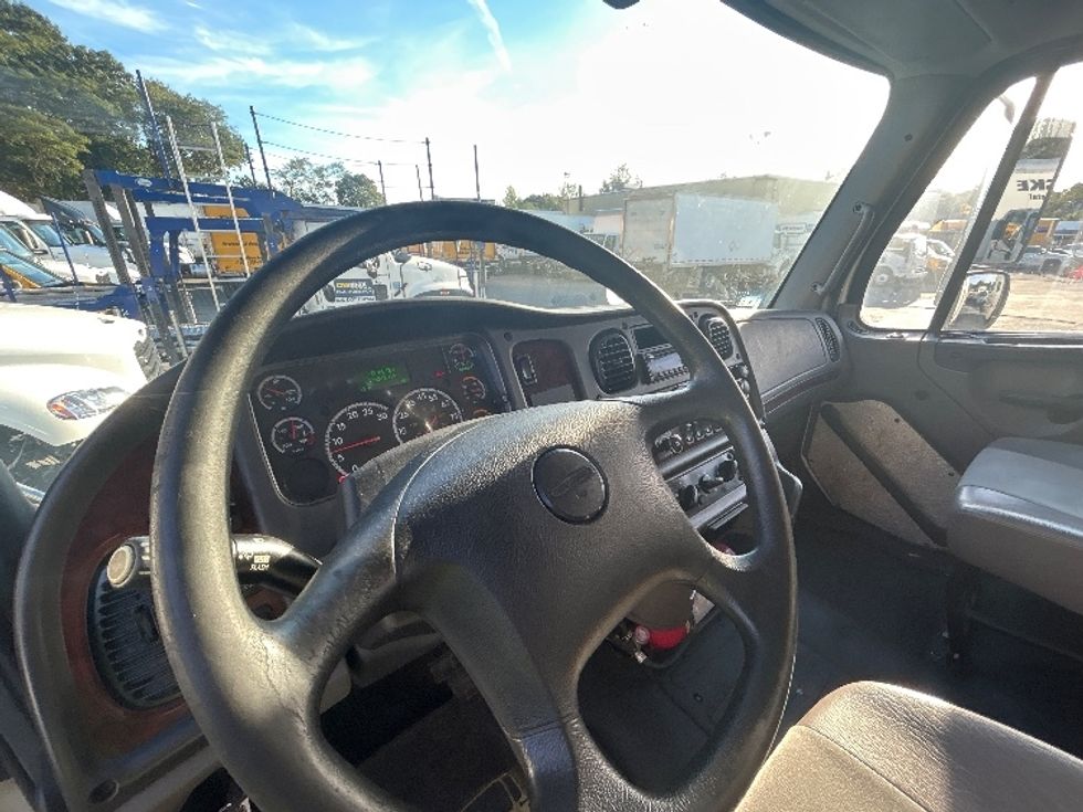 Medium Duty Box Truck-Light and Medium Duty Trucks-Freightliner-2019-M2-Braintree-MA-179,209\n\t\tmiles-$ 61,250 - Image 16