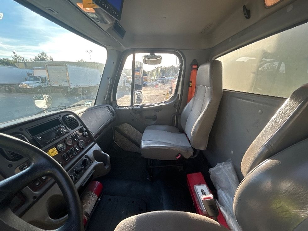 Medium Duty Box Truck-Light and Medium Duty Trucks-Freightliner-2019-M2-Braintree-MA-179,209\n\t\tmiles-$ 61,250 - Image 18