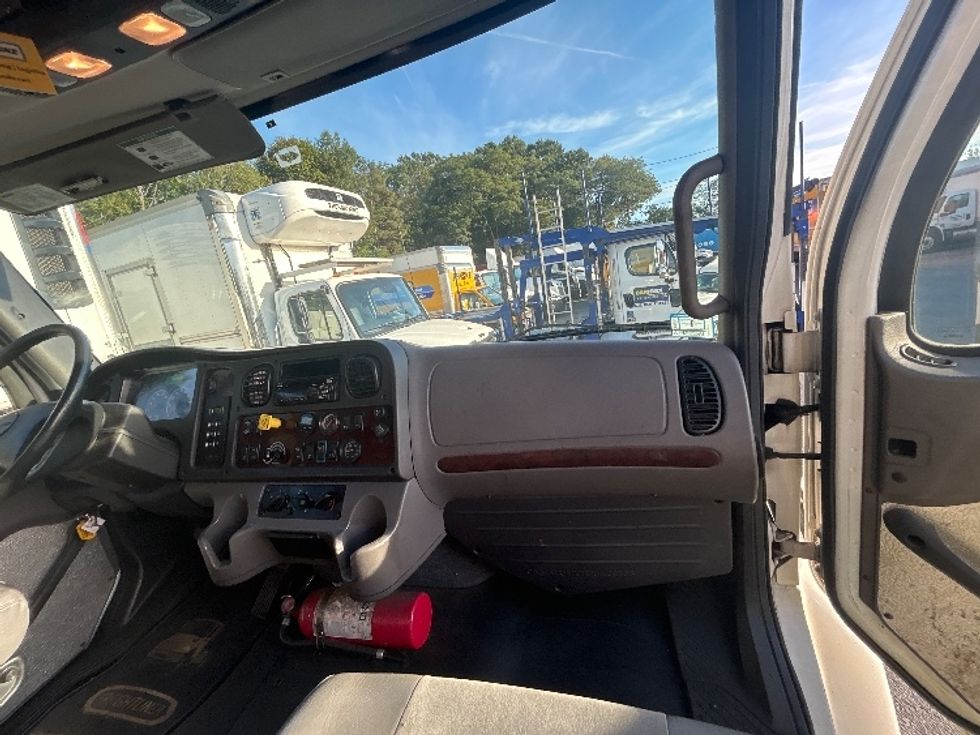 Medium Duty Box Truck-Light and Medium Duty Trucks-Freightliner-2019-M2-Braintree-MA-179,209\n\t\tmiles-$ 61,250 - Image 20