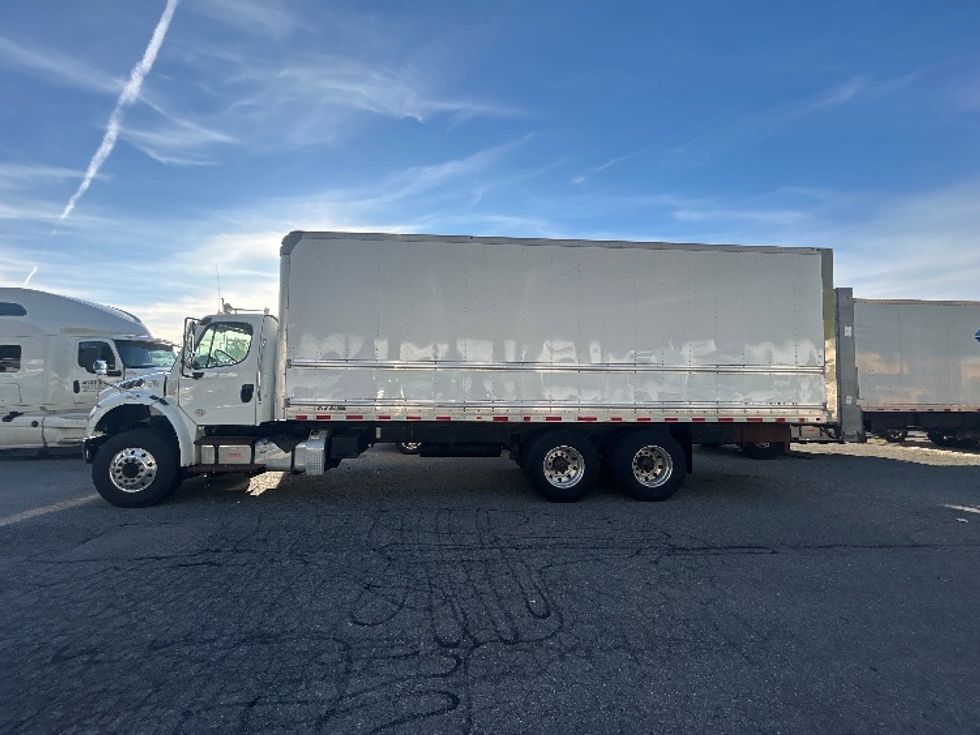 Medium Duty Box Truck-Light and Medium Duty Trucks-Freightliner-2019-M2-Braintree-MA-179,209\n\t\tmiles-$ 61,250 - Image 4
