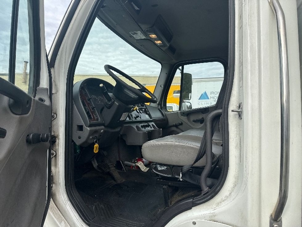 Medium Duty Box Truck-Light and Medium Duty Trucks-Freightliner-2019-M2-Braintree-MA-182,318\n\t\tmiles-$ 46,000 - Image 16