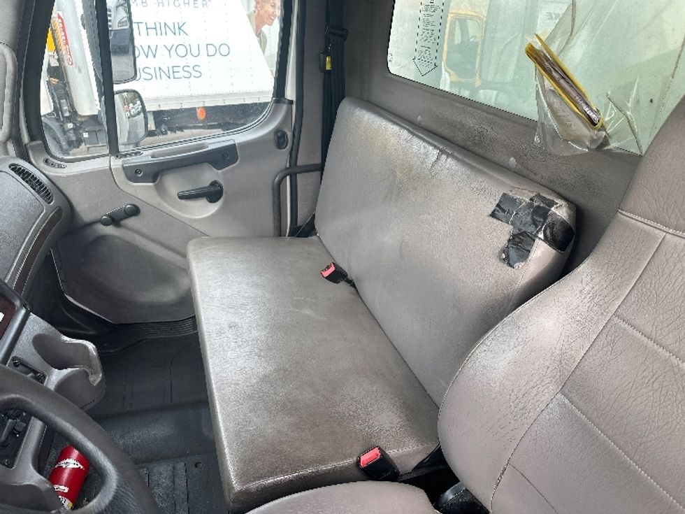 Medium Duty Box Truck-Light and Medium Duty Trucks-Freightliner-2019-M2-Braintree-MA-182,318\n\t\tmiles-$ 46,000 - Image 19
