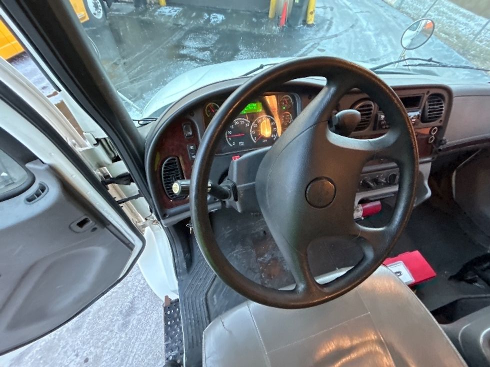 Medium Duty Box Truck-Light and Medium Duty Trucks-Freightliner-2019-M2-Braintree-MA-202,448\n\t\tmiles-$ 42,250 - Image 17