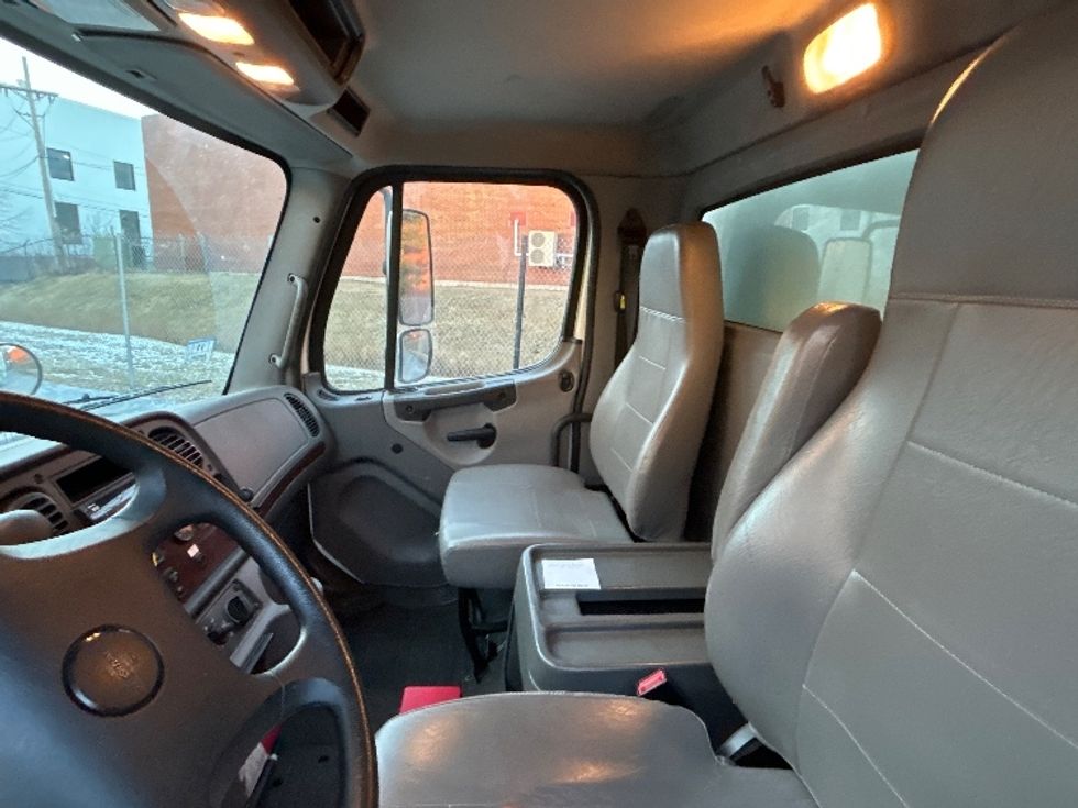 Medium Duty Box Truck-Light and Medium Duty Trucks-Freightliner-2019-M2-Braintree-MA-202,448\n\t\tmiles-$ 42,250 - Image 19