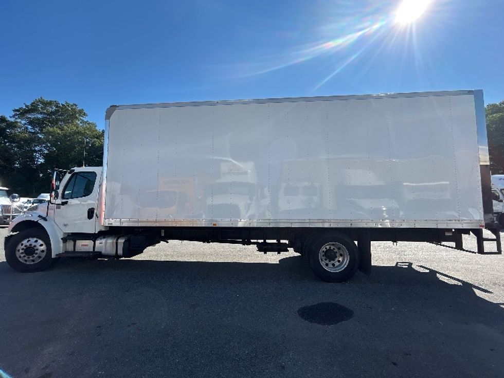 Medium Duty Box Truck-Light and Medium Duty Trucks-Freightliner-2019-M2-Braintree-MA-40,039\n\t\tmiles-$ 53,250 - Image 4