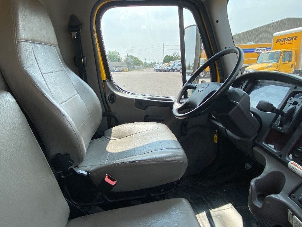 Medium Duty Box Truck-Light and Medium Duty Trucks-Freightliner-2019-M2-Brampton-ON-218,035\n\t\tkm-$ 68,000 - Image 22