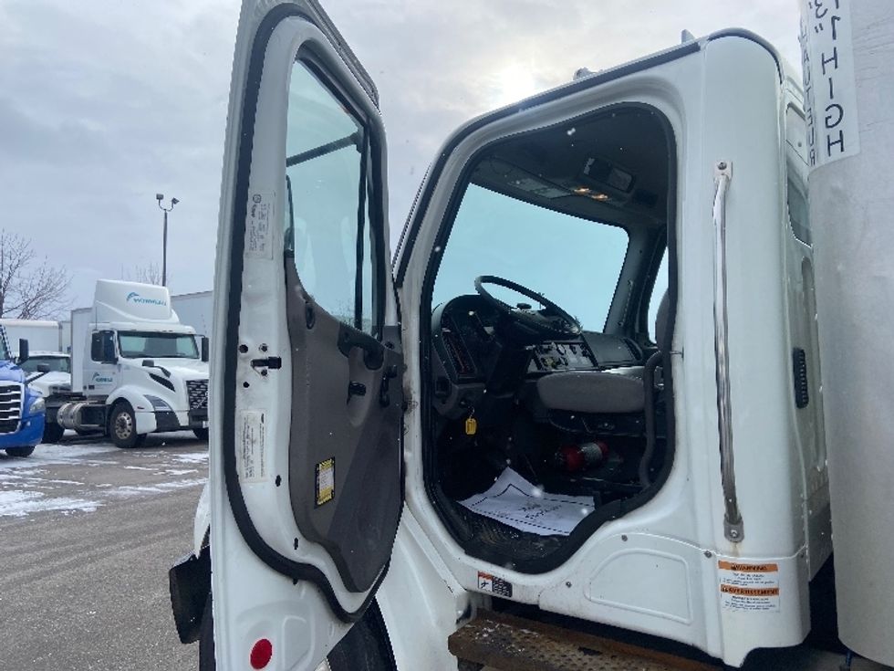 Medium Duty Box Truck-Light and Medium Duty Trucks-Freightliner-2019-M2-Brampton-ON-259,668\n\t\tkm-$ 68,250 - Image 16