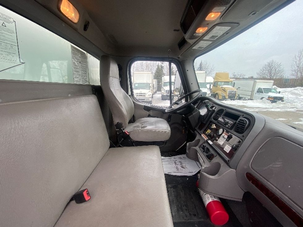 Medium Duty Box Truck-Light and Medium Duty Trucks-Freightliner-2019-M2-Brampton-ON-259,668\n\t\tkm-$ 68,250 - Image 22