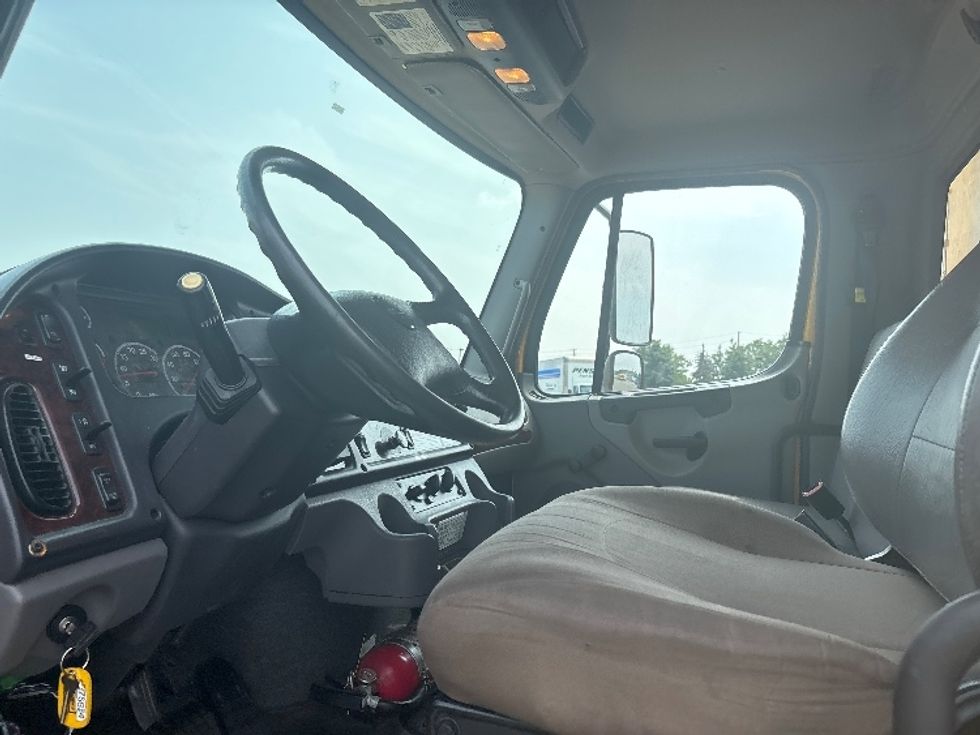 Medium Duty Box Truck-Light and Medium Duty Trucks-Freightliner-2019-M2-Brampton-ON-314,695\n\t\tkm-$ 48,500 - Image 17