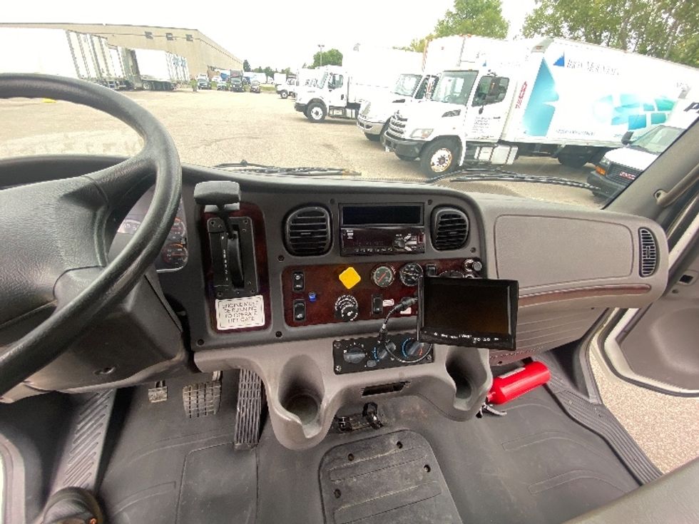 Medium Duty Box Truck-Light and Medium Duty Trucks-Freightliner-2019-M2-Brooklyn Park-MN-100,637\n\t\tmiles-$ 59,750 - Image 18