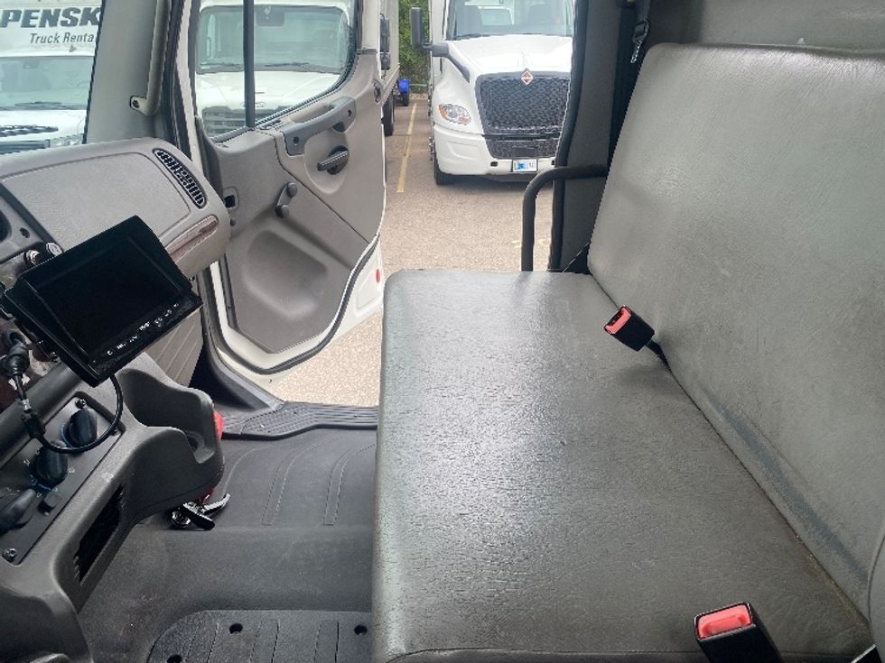 Medium Duty Box Truck-Light and Medium Duty Trucks-Freightliner-2019-M2-Brooklyn Park-MN-100,637\n\t\tmiles-$ 59,750 - Image 19
