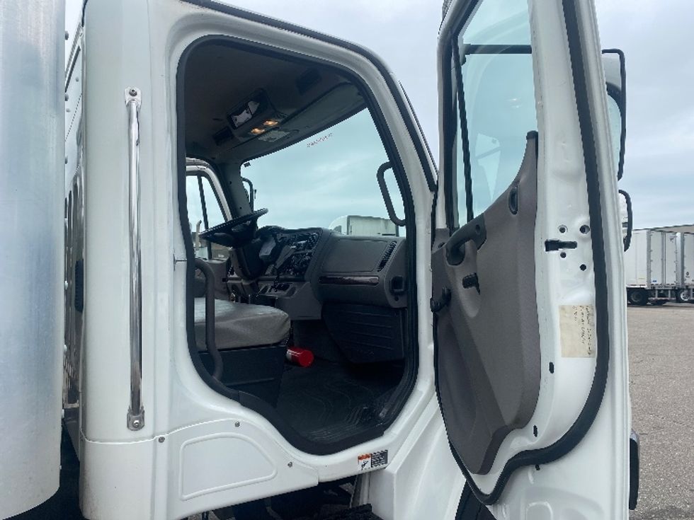Medium Duty Box Truck-Light and Medium Duty Trucks-Freightliner-2019-M2-Brooklyn Park-MN-100,637\n\t\tmiles-$ 59,750 - Image 20