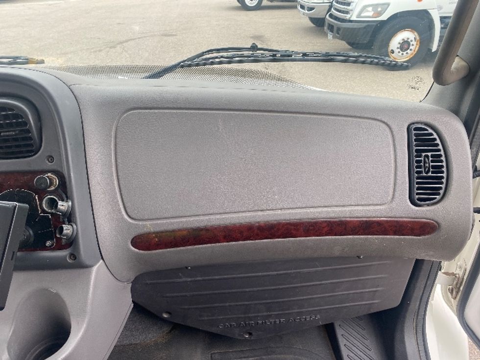 Medium Duty Box Truck-Light and Medium Duty Trucks-Freightliner-2019-M2-Brooklyn Park-MN-100,637\n\t\tmiles-$ 59,750 - Image 21