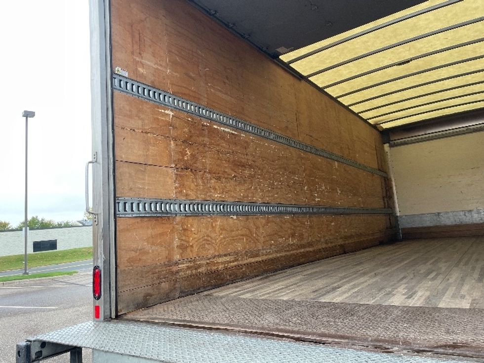 Medium Duty Box Truck-Light and Medium Duty Trucks-Freightliner-2019-M2-Brooklyn Park-MN-112,030\n\t\tmiles-$ 59,250 - Image 11