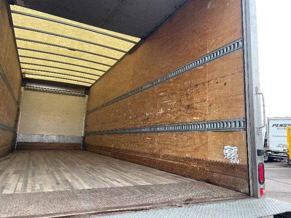 Medium Duty Box Truck-Light and Medium Duty Trucks-Freightliner-2019-M2-Brooklyn Park-MN-112,030\n\t\tmiles-$ 59,250 - Image 12