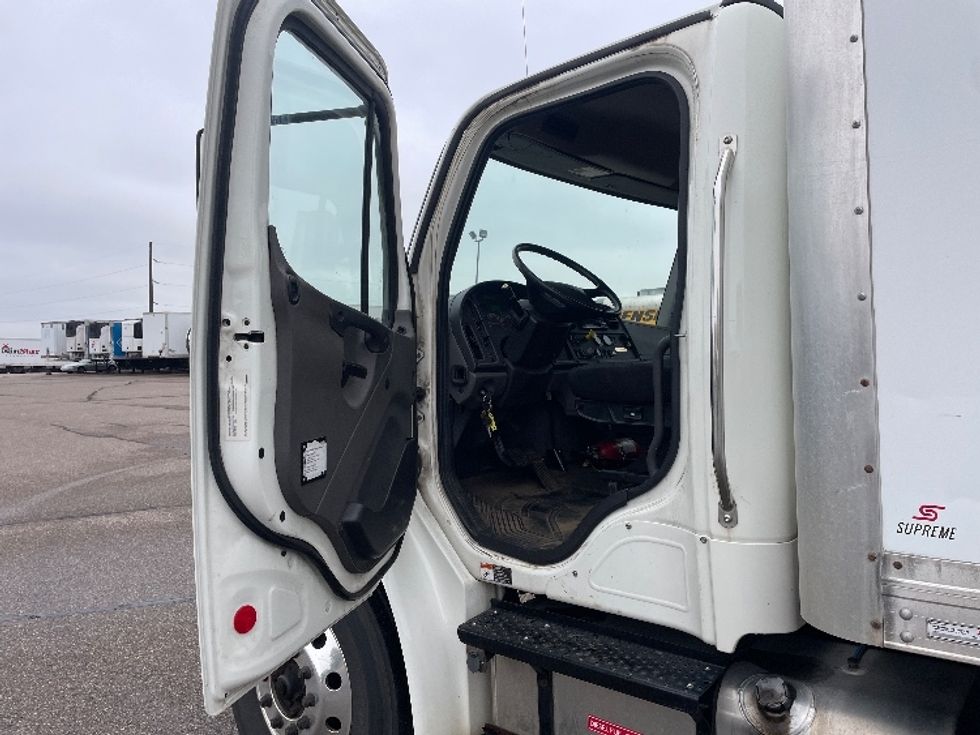 Medium Duty Box Truck-Light and Medium Duty Trucks-Freightliner-2019-M2-Brooklyn Park-MN-112,030\n\t\tmiles-$ 59,250 - Image 16