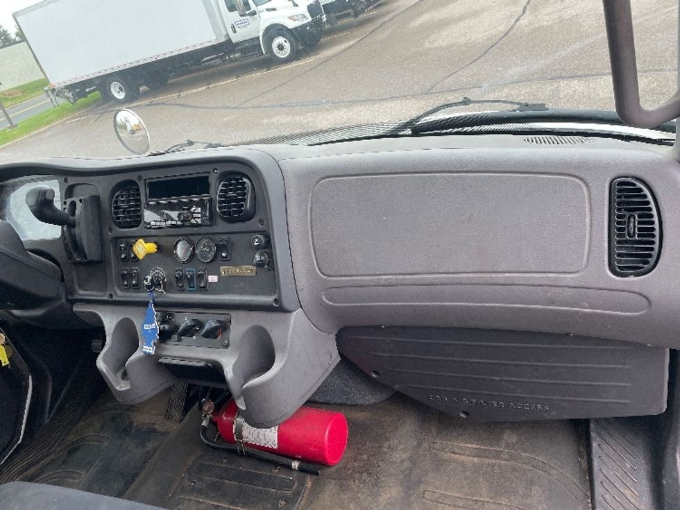 Medium Duty Box Truck-Light and Medium Duty Trucks-Freightliner-2019-M2-Brooklyn Park-MN-112,030\n\t\tmiles-$ 59,250 - Image 21